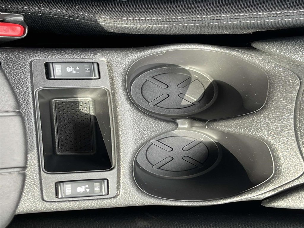 Used 2018 Nissan Rogue SV image 18