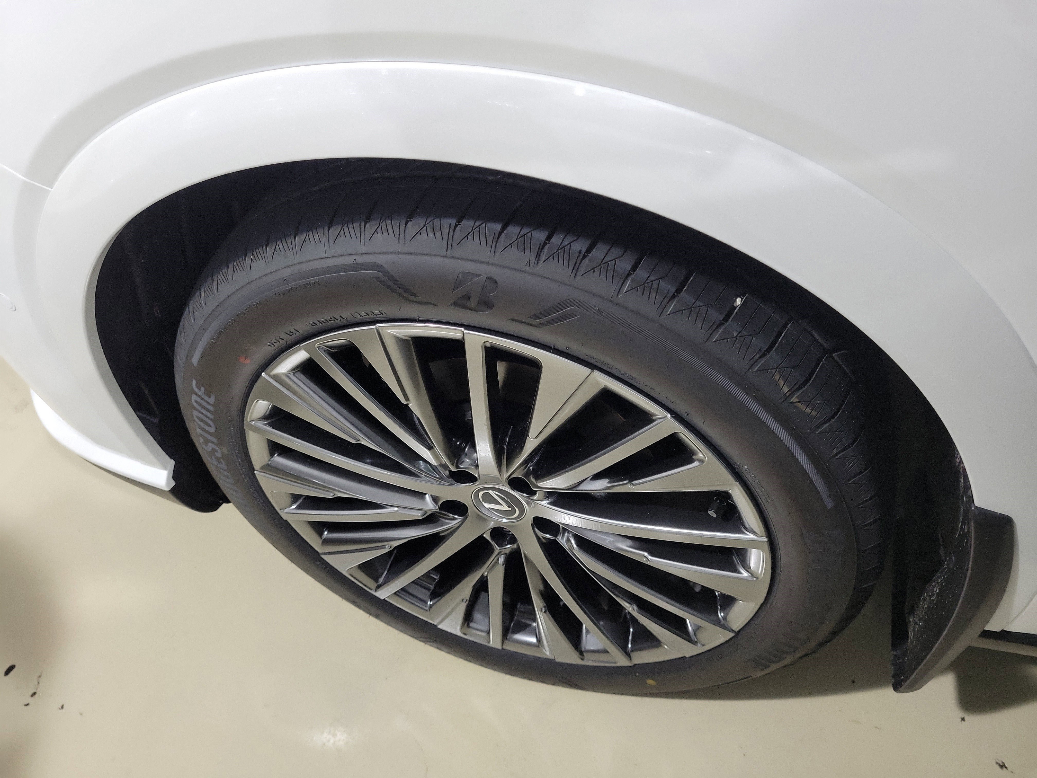 New 2025 Lexus RX 450h AWD w/ Luxury Package image 7