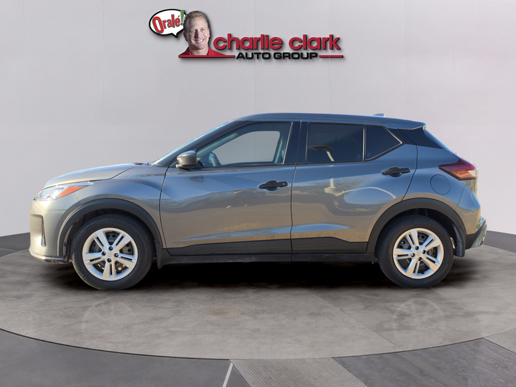 Used 2025 Nissan Kicks Play S FWD image 2