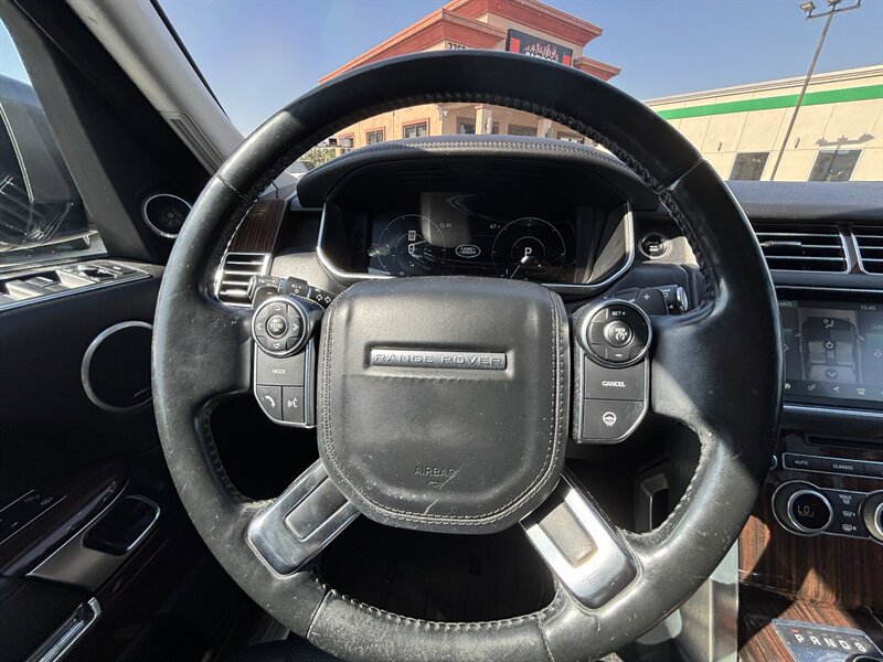 Used 2017 Land Rover Range Rover HSE AWD/4WD image 24