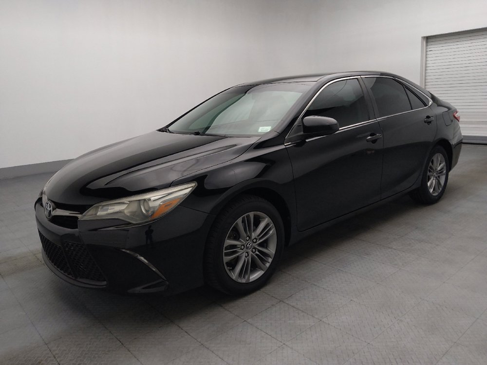 Used 2015 Toyota Camry SE FWD image 2