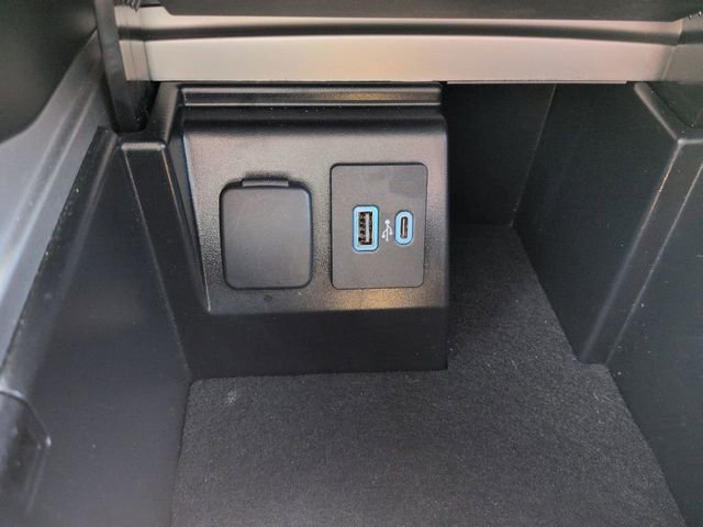 Used 2023 Ford Explorer Limited w/ Equipment Group 301A image 30