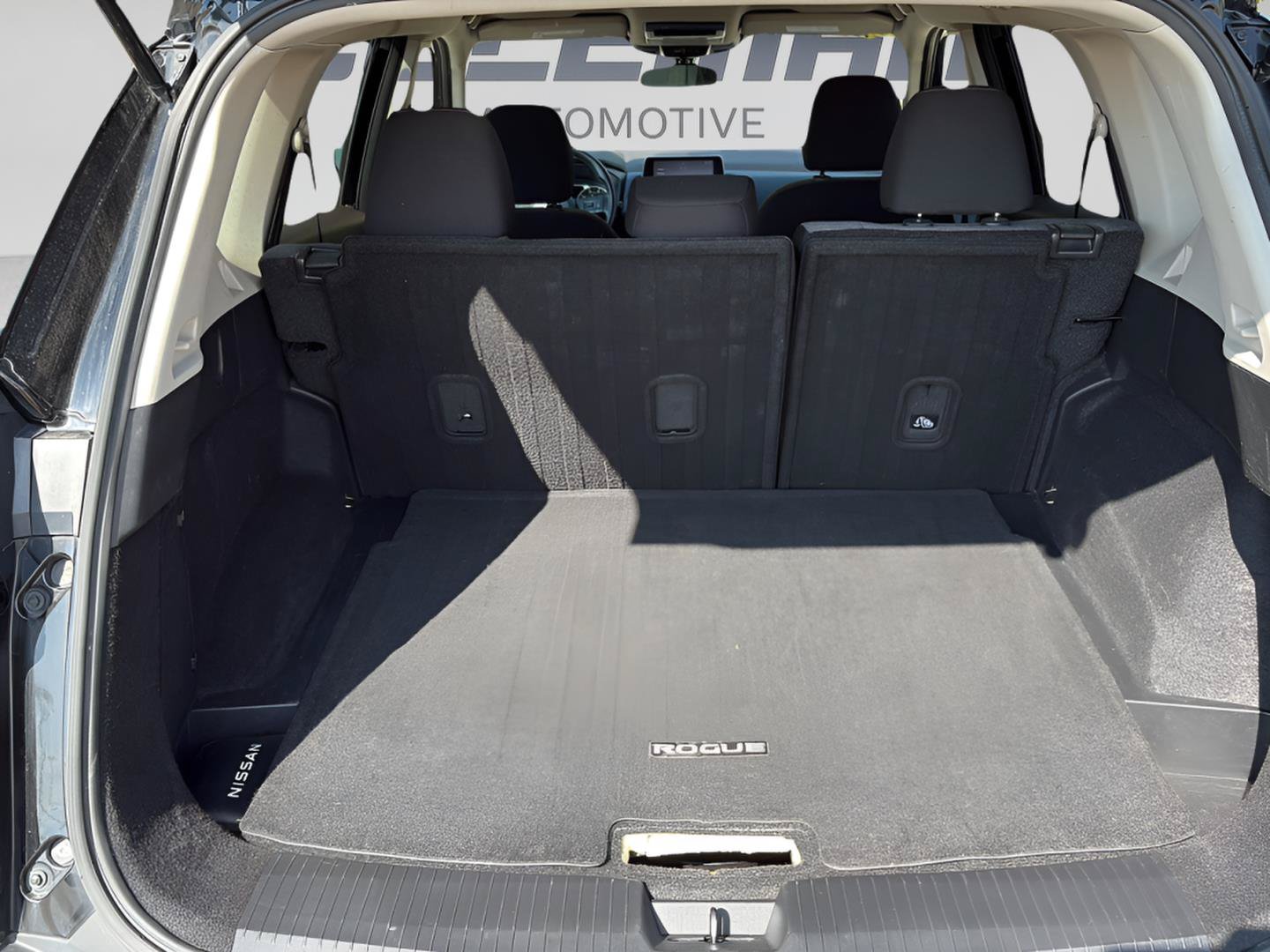 Used 2023 Nissan Rogue SV AWD/4WD image 7