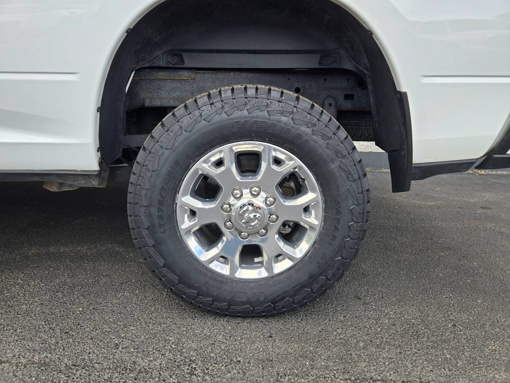 Used 2024 RAM 2500 Laramie AWD/4WD image 9
