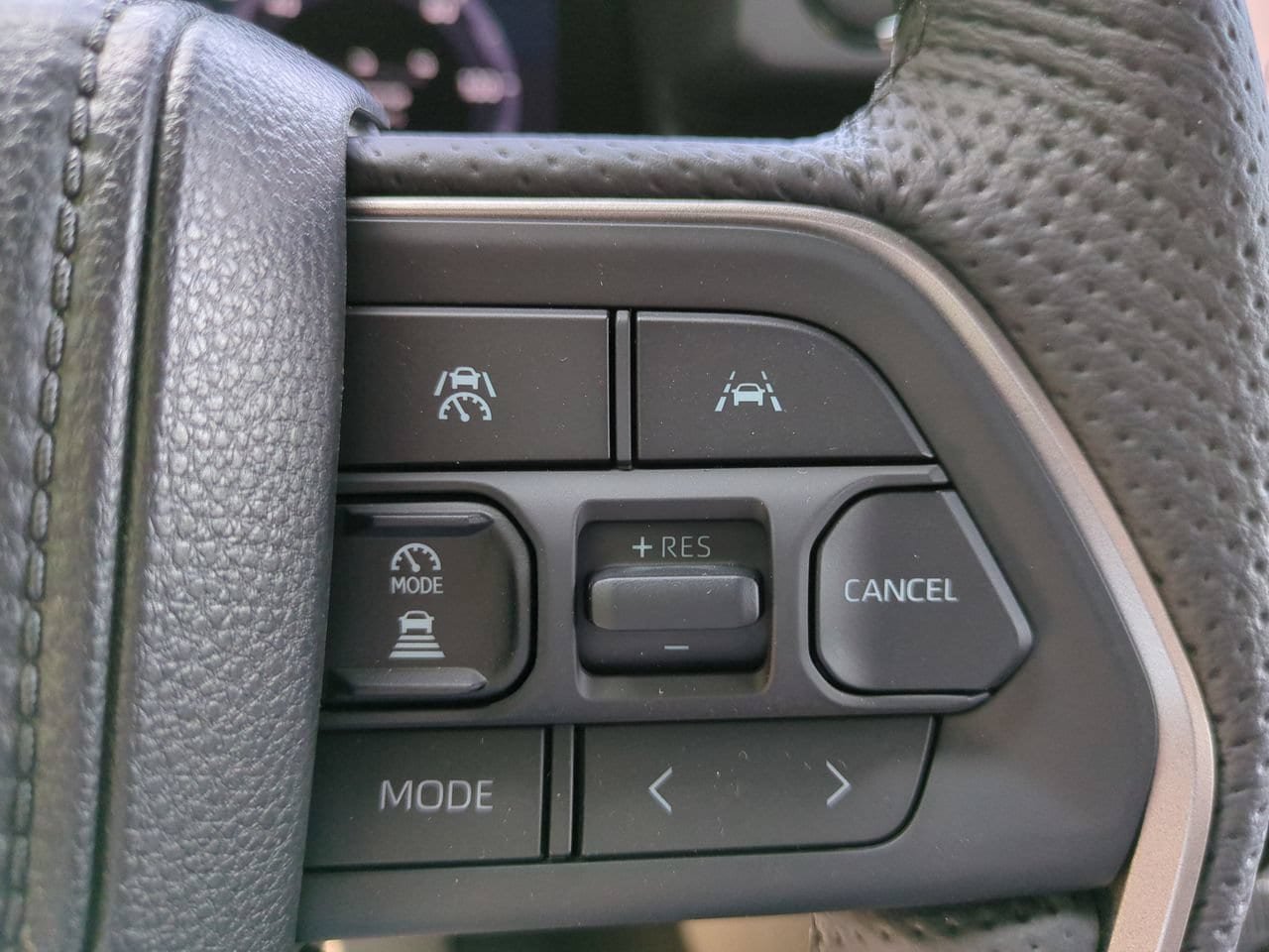 Used 2025 Toyota Tacoma Limited AWD/4WD image 26