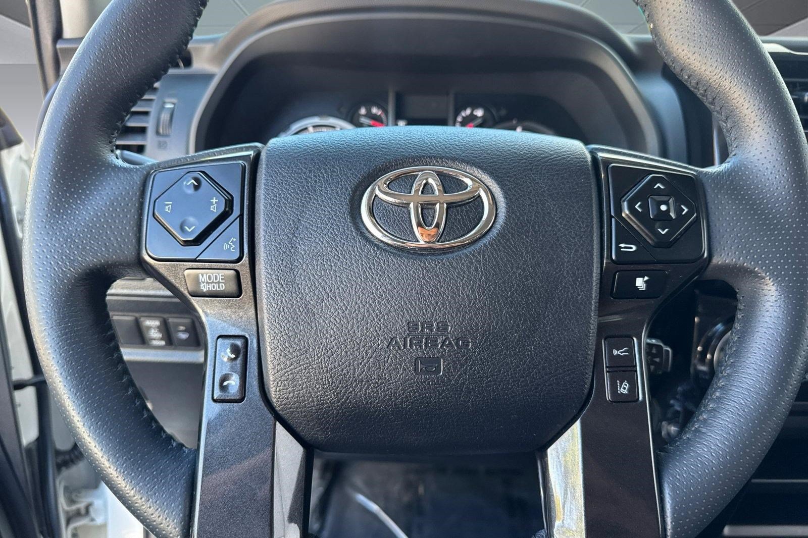 Used 2022 Toyota 4Runner TRD Off-Road Premium w/ TRD Black Wheel Package (TMS) AWD/4WD image 10