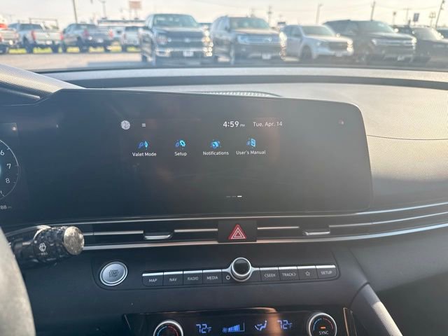 Used 2021 Hyundai Elantra Limited image 37