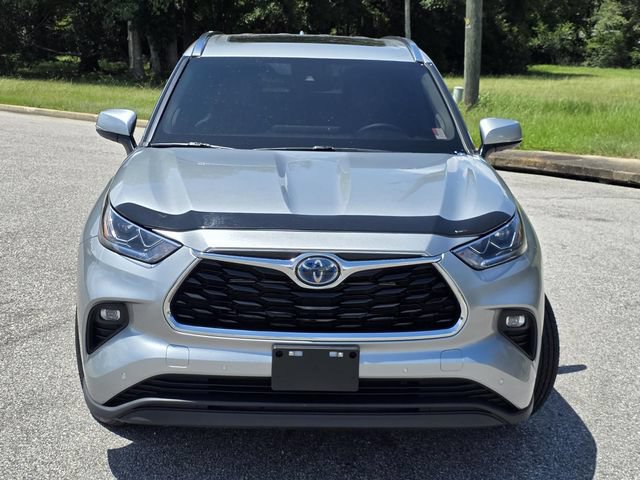 Certified 2024 Toyota Highlander Limited FWD image 2