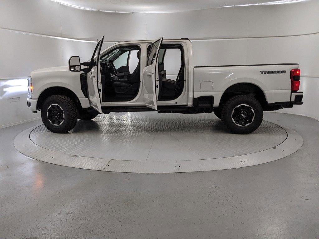 New 2025 Ford F250 Lariat w/ Lariat Ultimate Package image 11