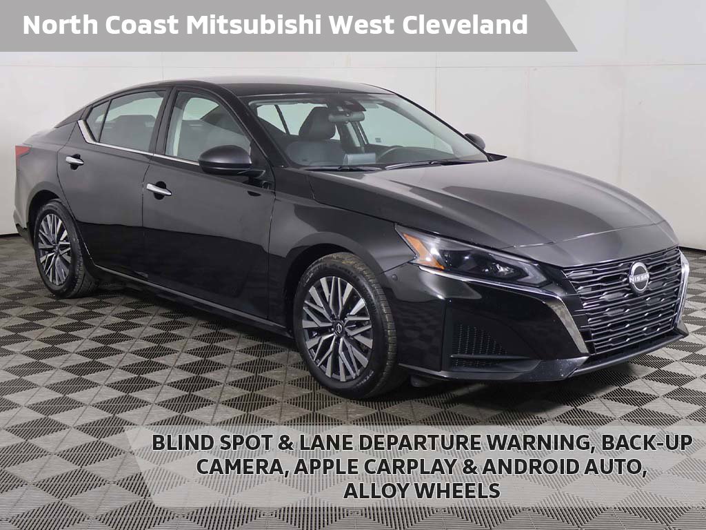 Used 2025 Nissan Altima 2.5 SV FWD image 1