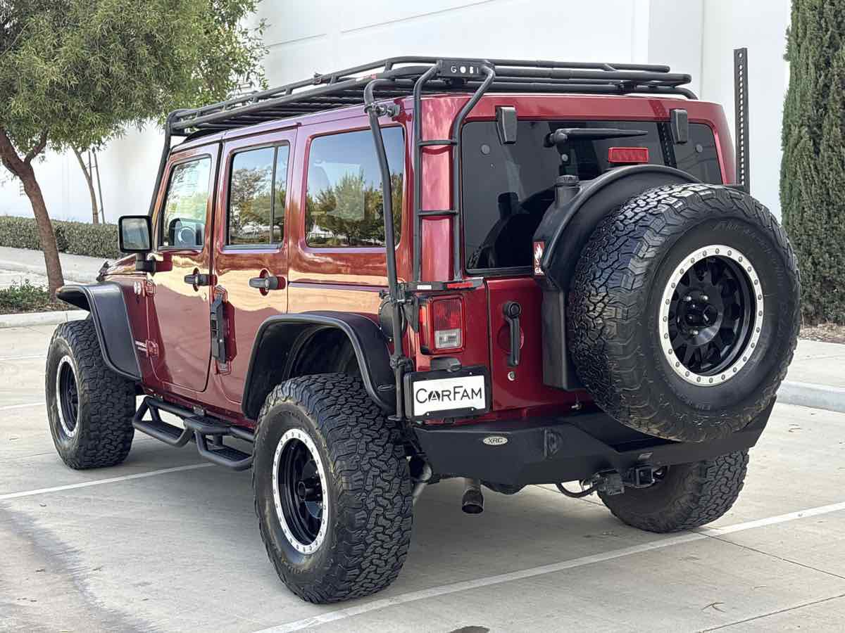 Used 2013 Jeep Wrangler Unlimited Rubicon w/ Connectivity Group AWD/4WD image 5