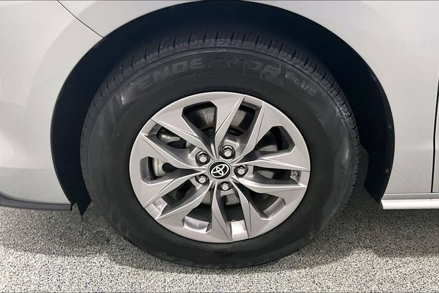 Used 2021 Toyota Sienna LE FWD image 41