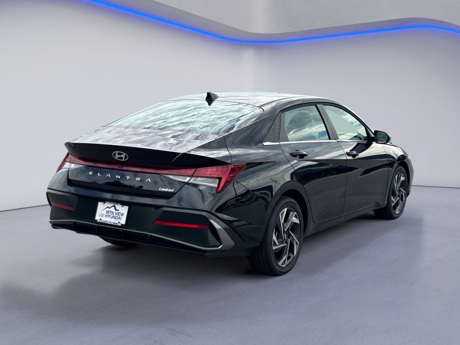 New 2026 Hyundai Elantra Limited FWD image 7