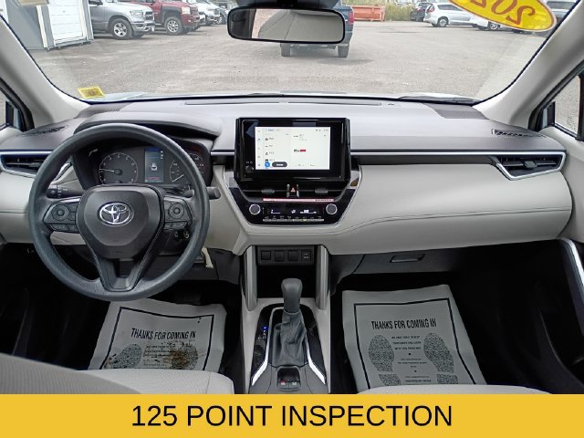 Used 2025 Toyota Corolla Cross L AWD/4WD image 9