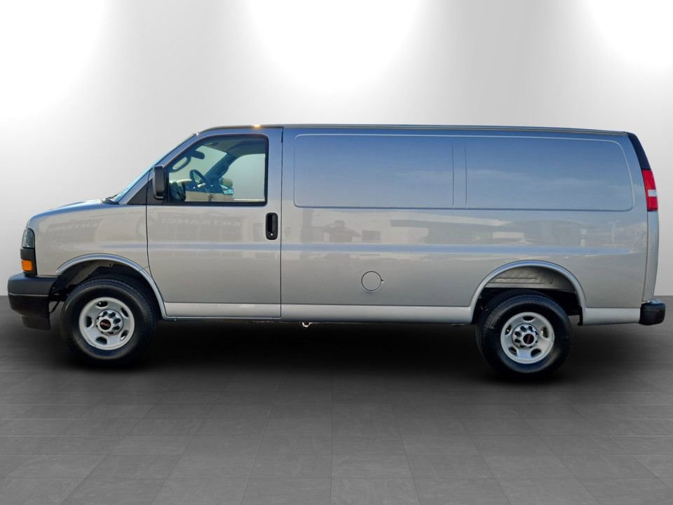 New 2026 GMC Savana 3500 w/ Driver Convenience Package RWD image 10