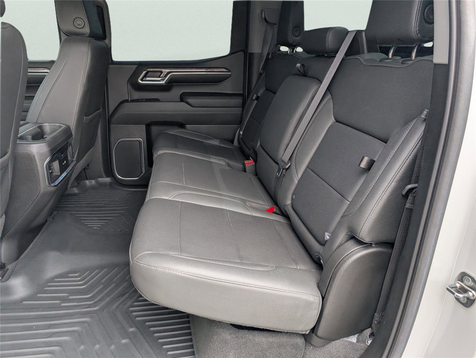 Used 2024 Chevrolet Silverado 1500 LTZ w/ Z71 Off-Road Package image 33