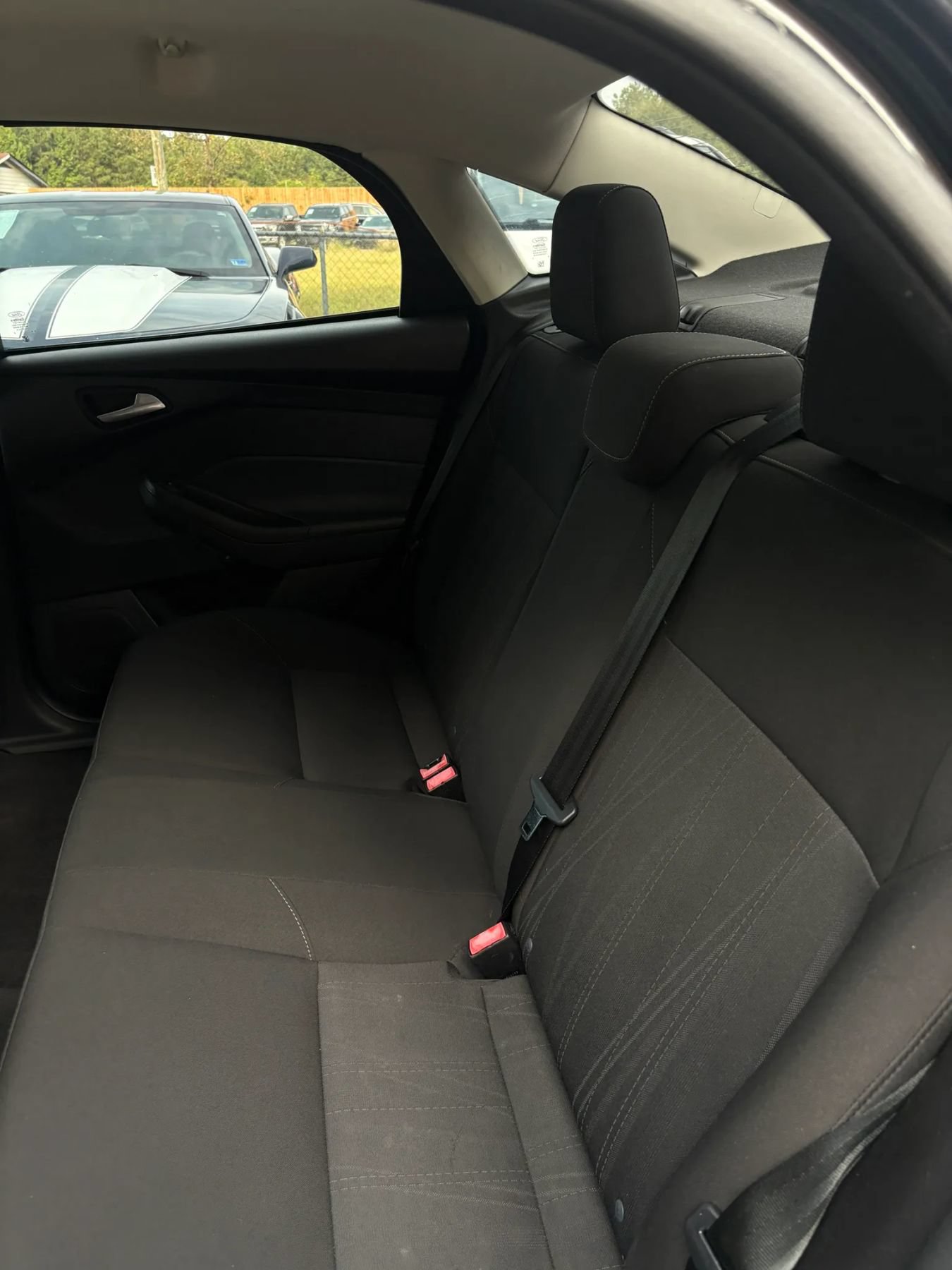 Used 2015 Ford Focus SE w/ SE Sport Package FWD image 19