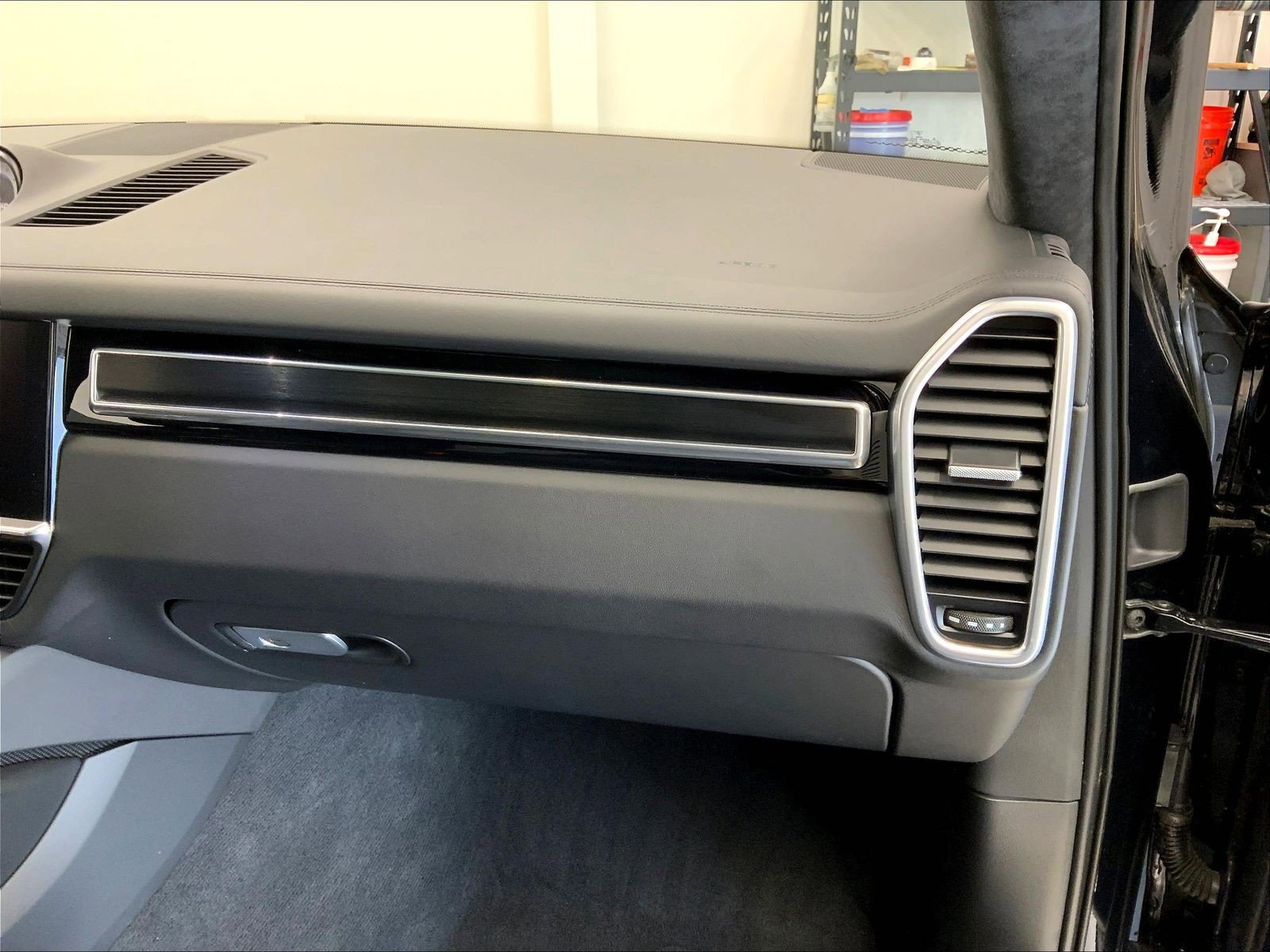 Used 2023 Porsche Cayenne GTS image 22