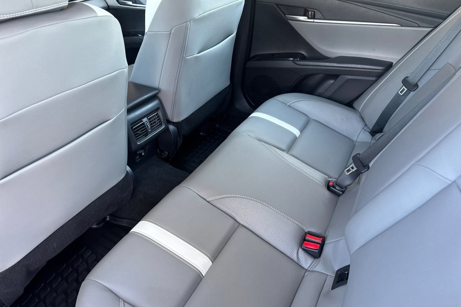 Used 2026 Toyota Camry SE FWD image 13