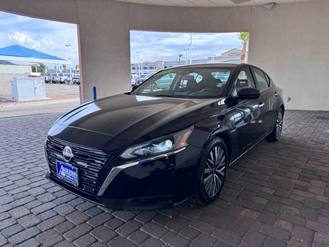 Used 2024 Nissan Altima 2.5 SV