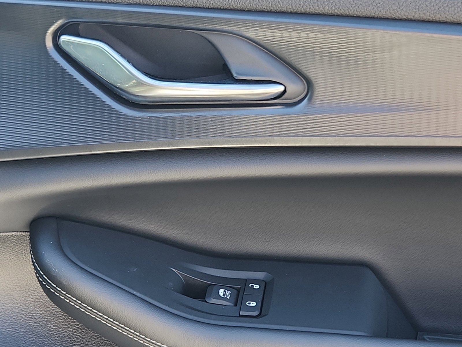 New 2025 Jeep Grand Cherokee L Altitude image 16