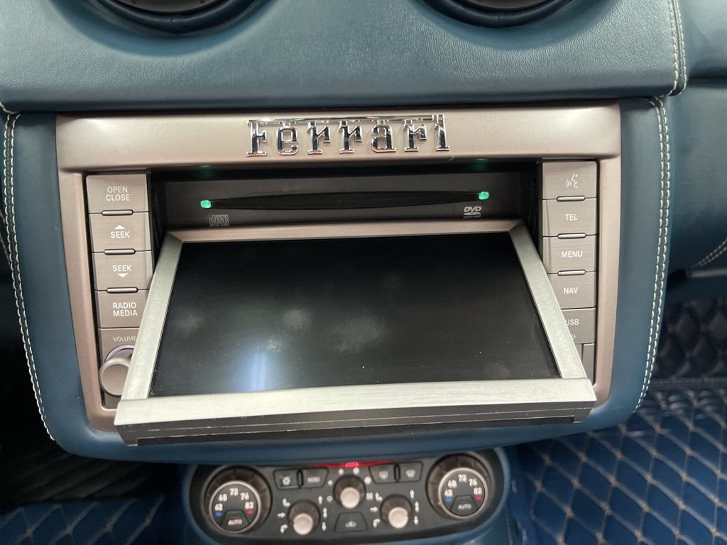 Used 2012 Ferrari California RWD image 32