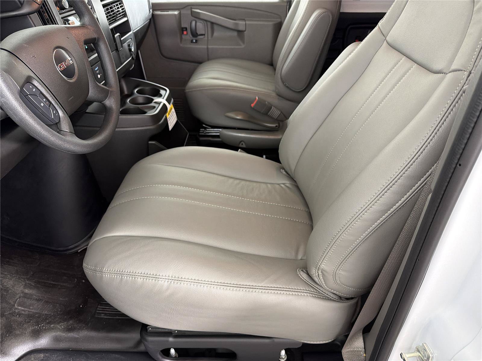 New 2026 GMC Savana 3500 Extended w/ Driver Convenience Package RWD image 7