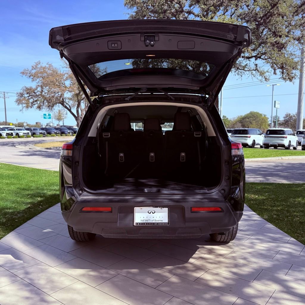 Used 2025 Nissan Pathfinder SV image 31