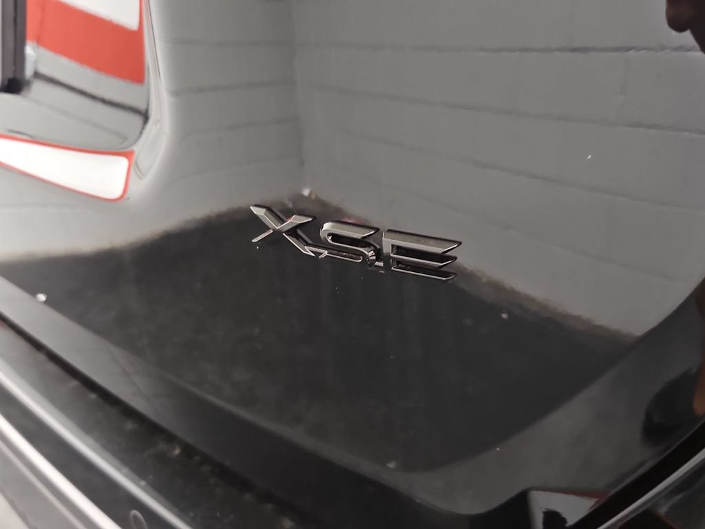 New 2026 Toyota RAV4 XSE AWD/4WD image 8