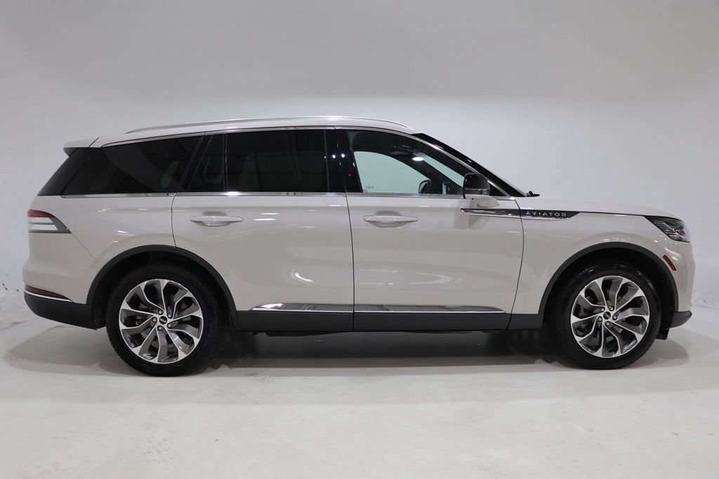 Used 2025 Lincoln Aviator Reserve w/ Illumination Package AWD/4WD image 9