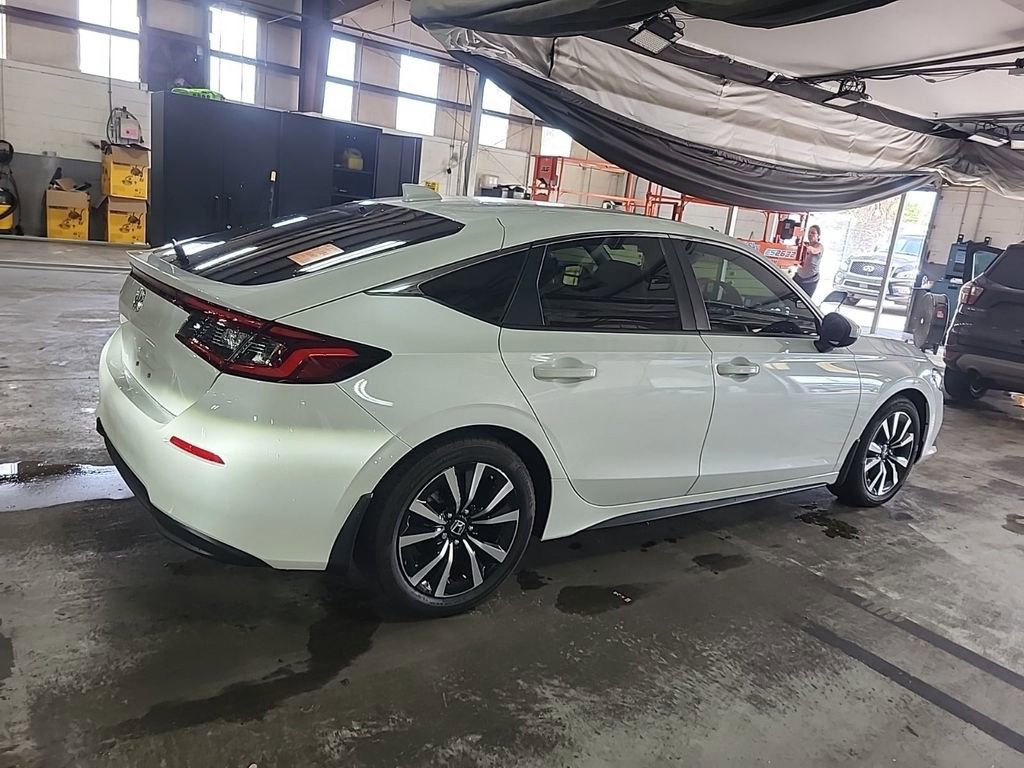 Used 2024 Honda Civic EX-L image 4