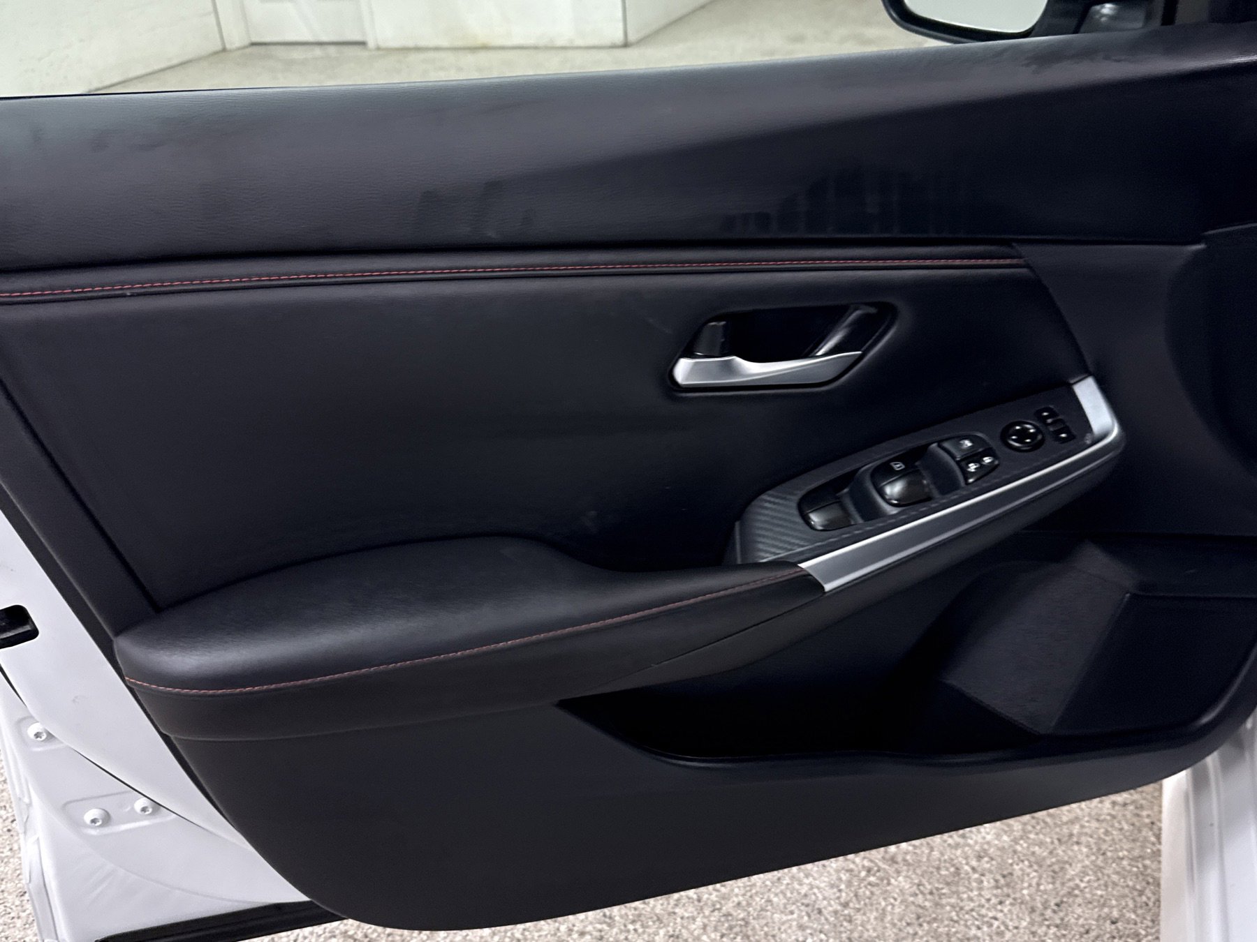 Used 2024 Nissan Sentra SR image 3