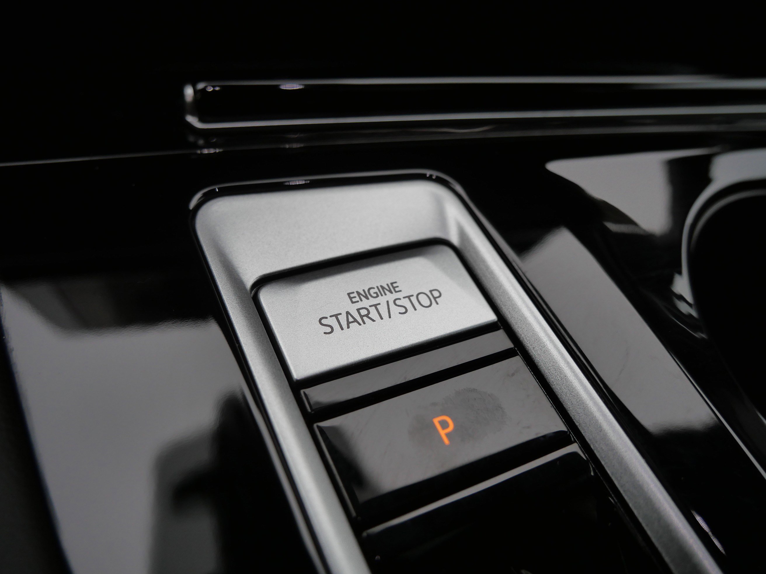 Used 2024 Volkswagen Atlas Cross Sport SEL Premium R-Line image 55