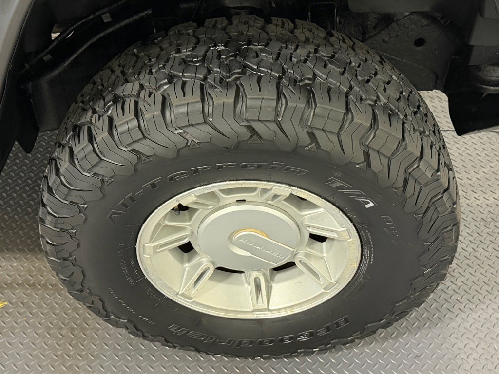 Used 2004 HUMMER H2 w/ Preferred Equipment Group image 18