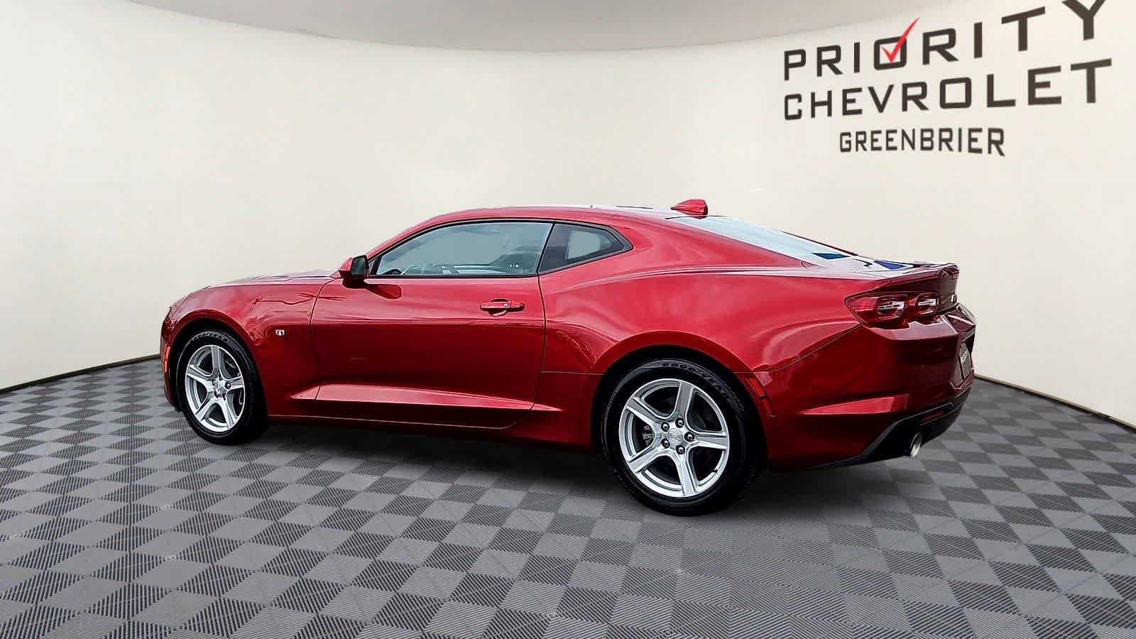 Used 2024 Chevrolet Camaro LT RWD image 6