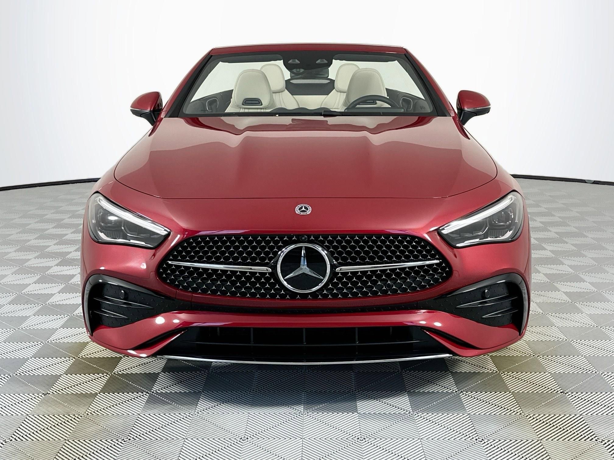 Used 2026 Mercedes-Benz CLE 450 4MATIC Cabriolet image 2