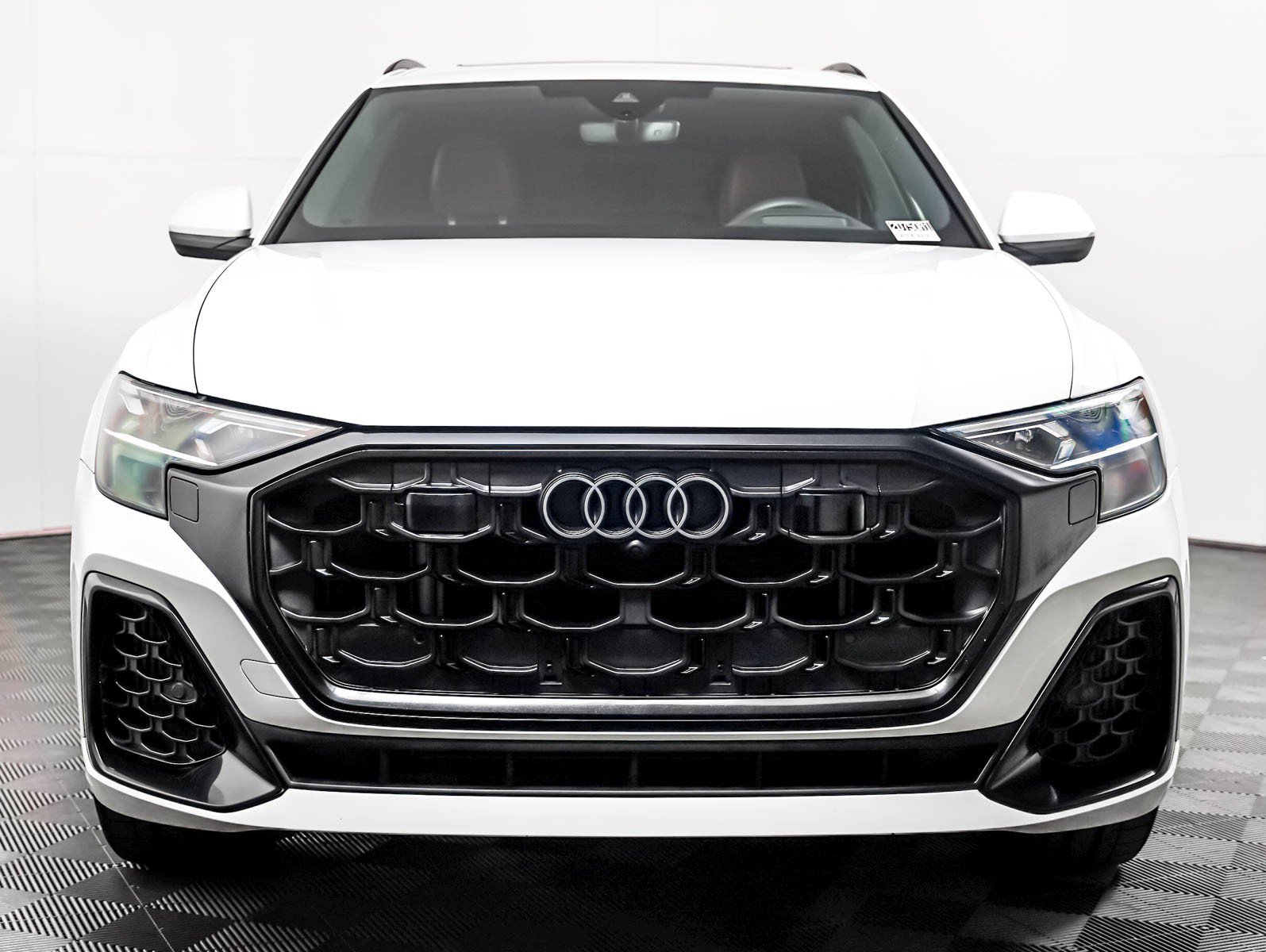 Certified 2025 Audi Q8 Prestige AWD/4WD image 10