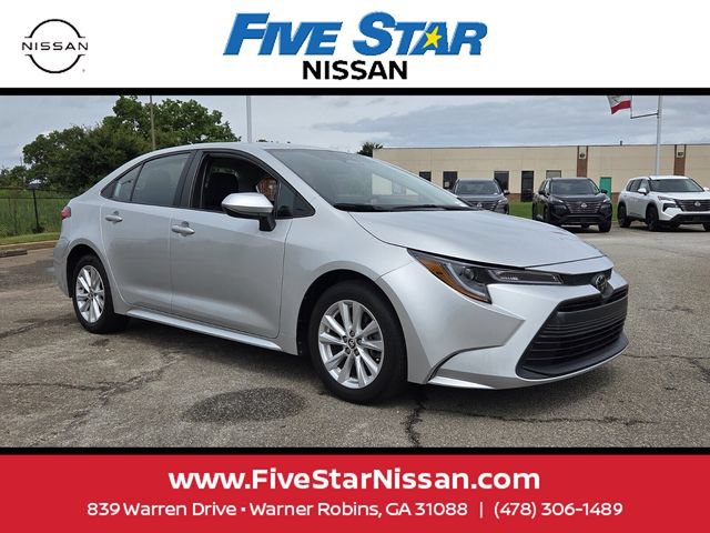 Used 2024 Toyota Corolla LE w/ LE Convenience Package FWD image 1