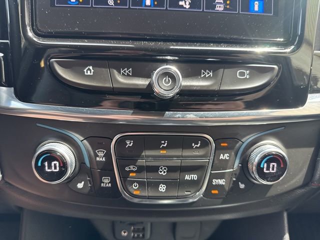 Used 2023 Chevrolet Traverse RS FWD image 28