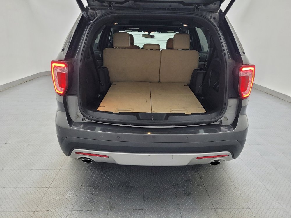 Used 2017 Ford Explorer XLT w/ Equipment Group 202A image 29