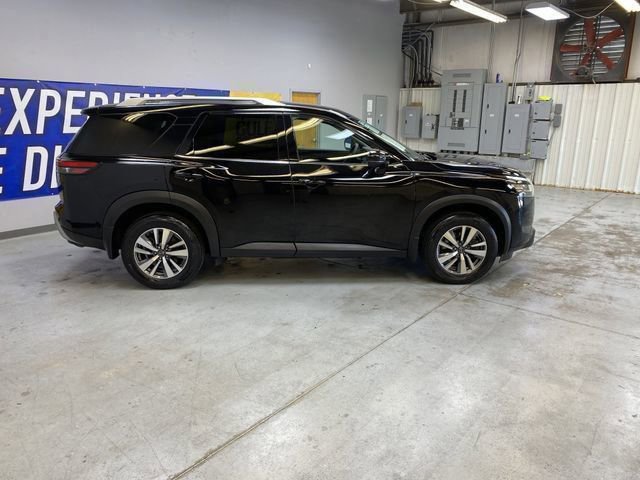 Used 2024 Nissan Pathfinder SL AWD/4WD image 8