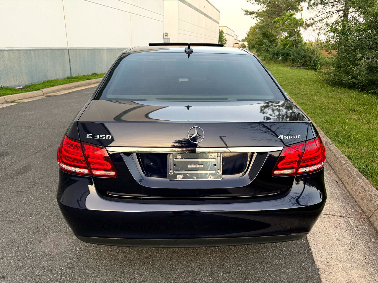 Used 2015 Mercedes-Benz E 350 4MATIC Sedan image 9