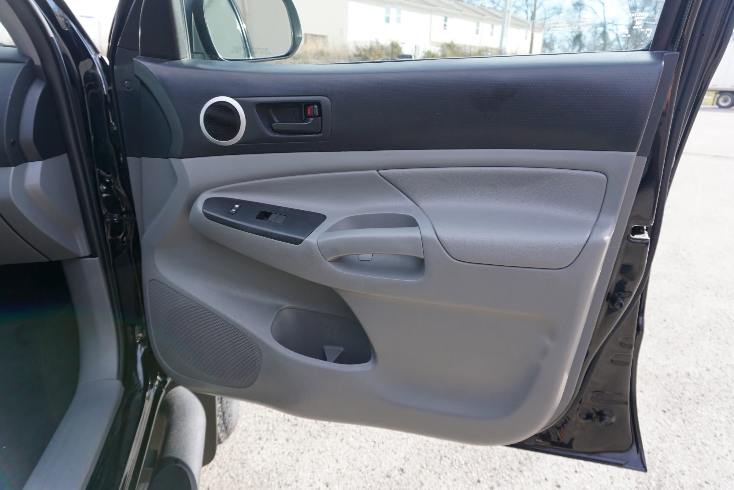 Used 2015 Toyota Tacoma PreRunner image 17