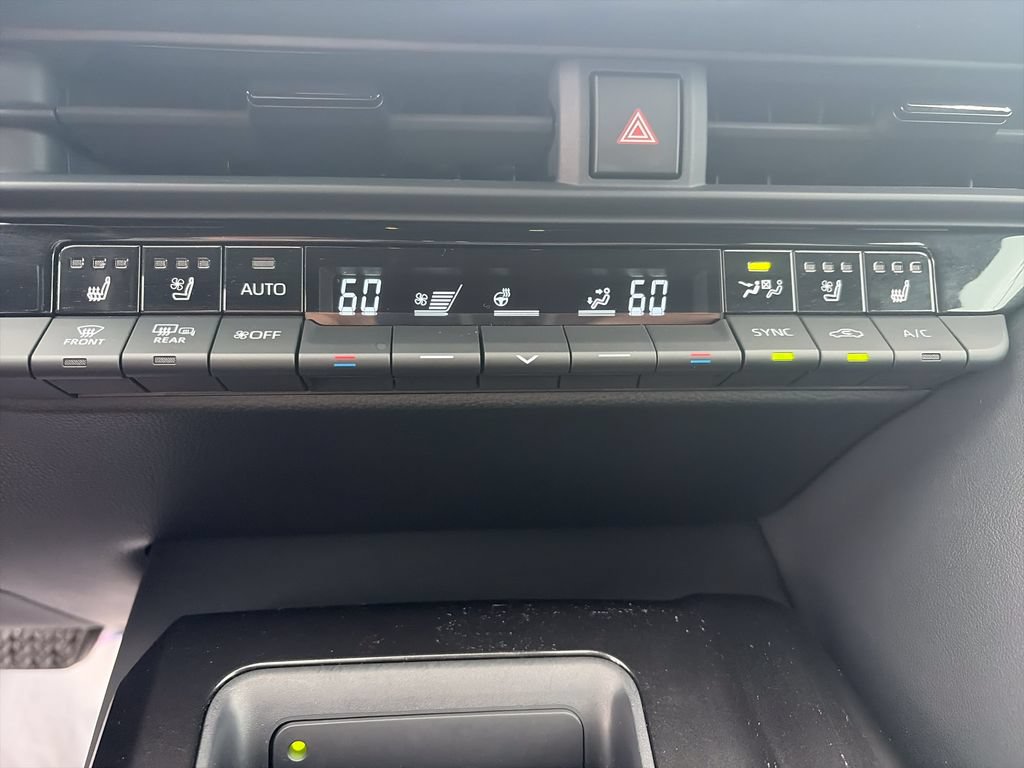 Used 2025 Toyota Crown AWD/4WD image 24