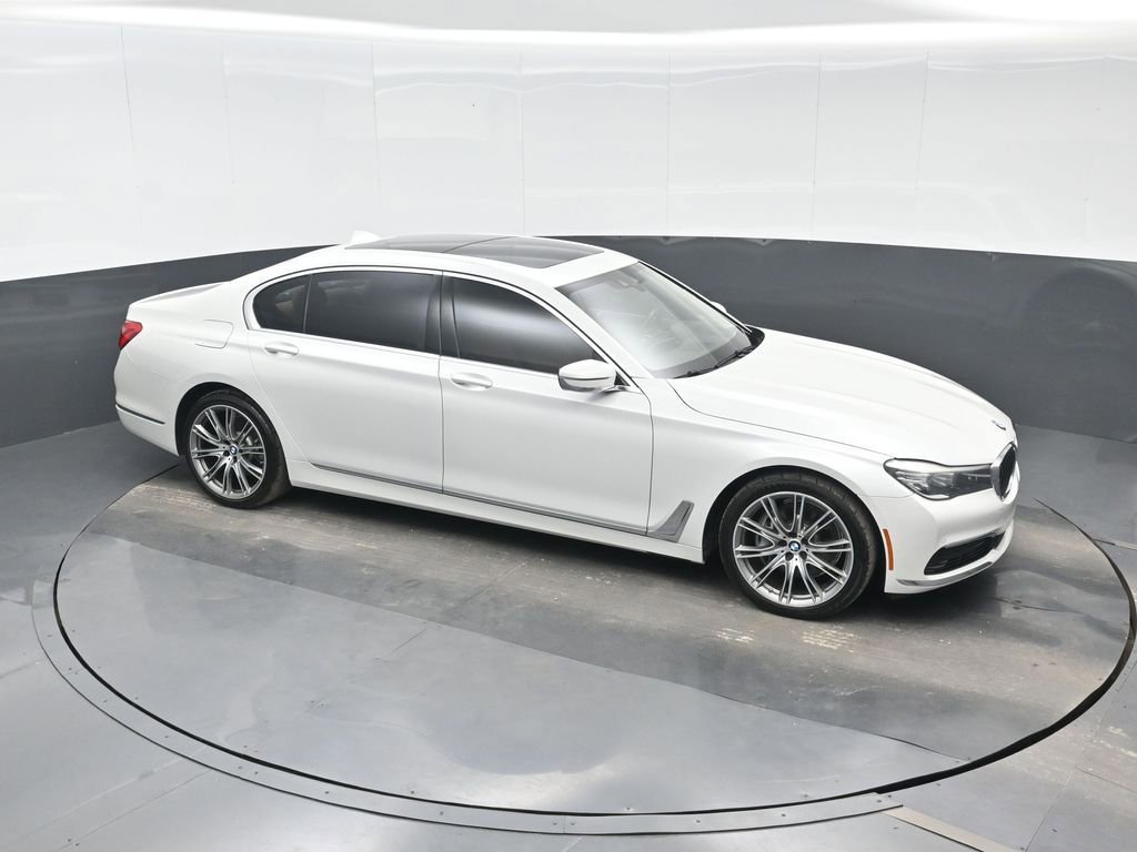 Used 2019 BMW 740i w/ Executive Package RWD image 23