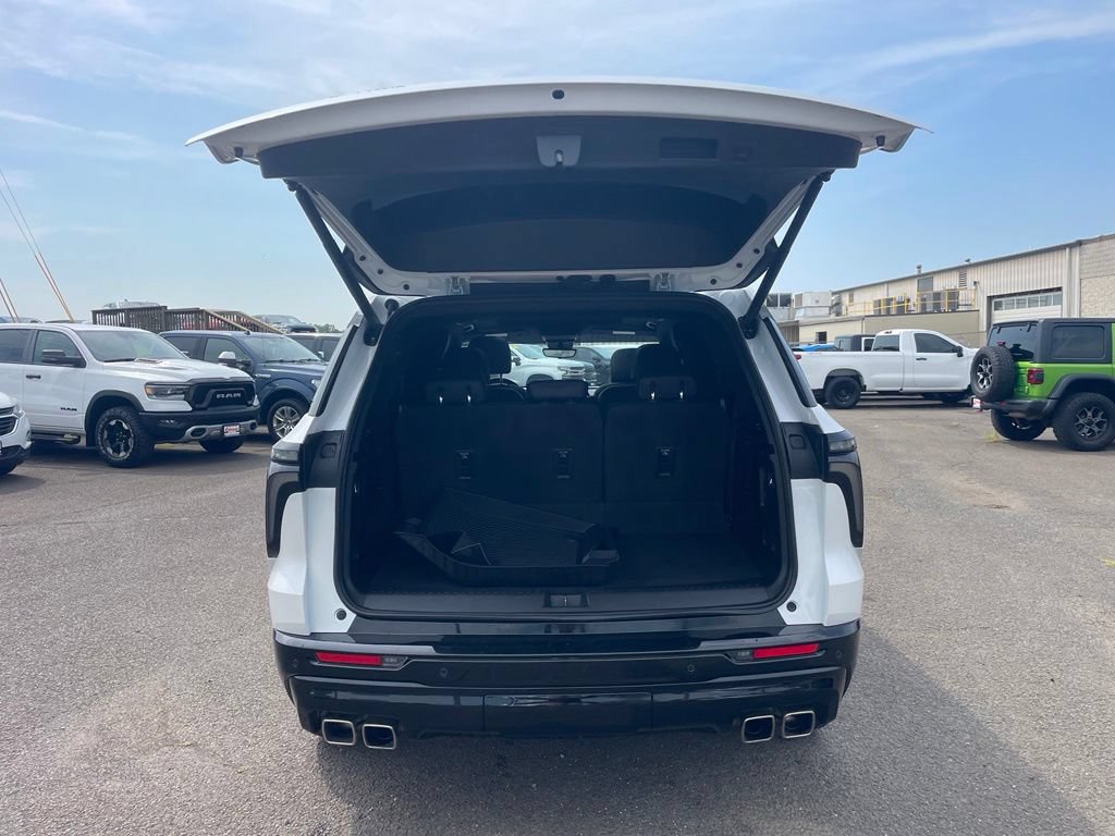 Used 2025 Chevrolet Traverse RS w/ LPO, Floor Liner Package AWD/4WD image 13