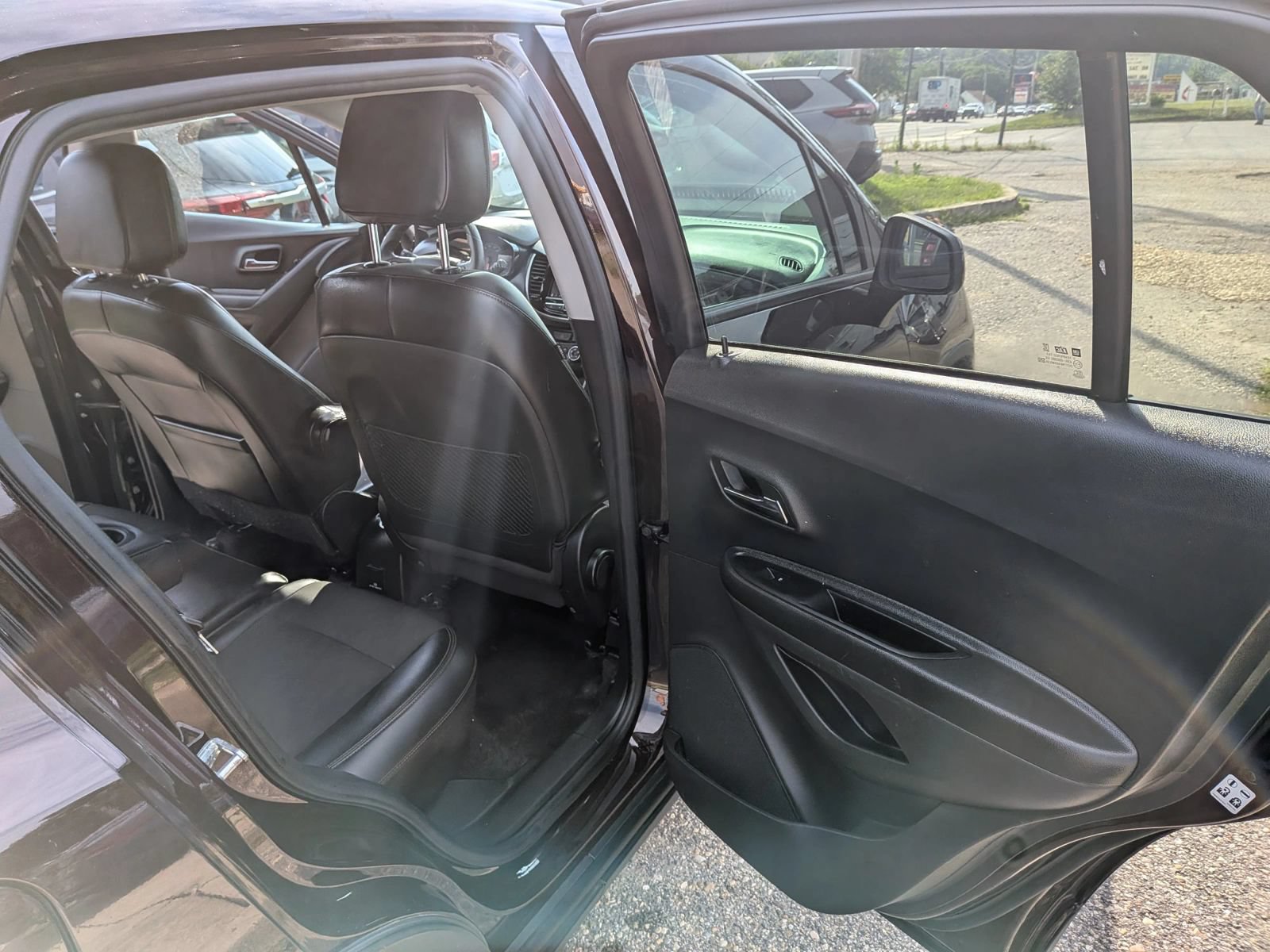 Used 2021 Chevrolet Trax LT AWD/4WD image 27