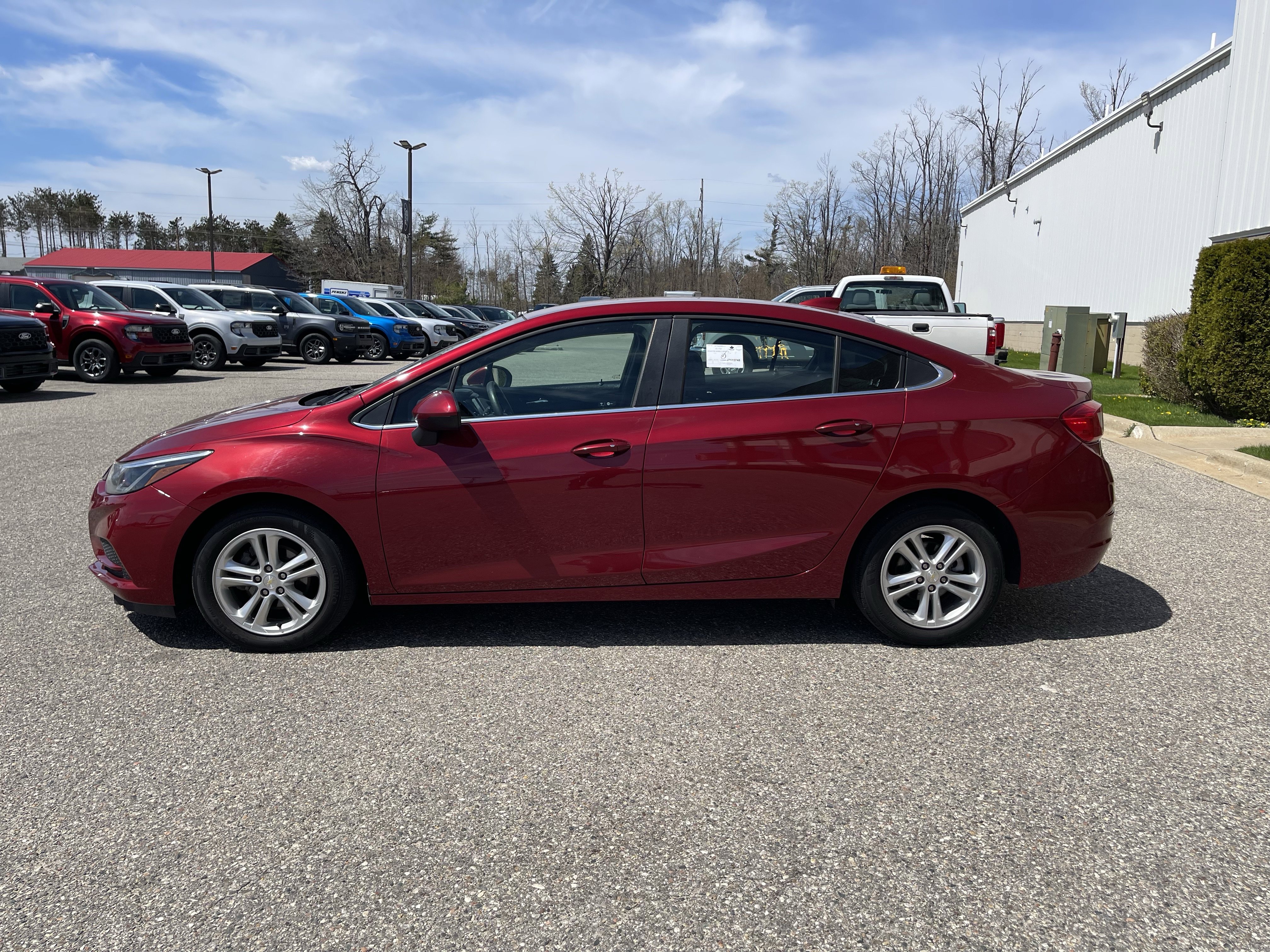 Used 2018 Chevrolet Cruze LT w/ LT Convenience Package FWD image 7