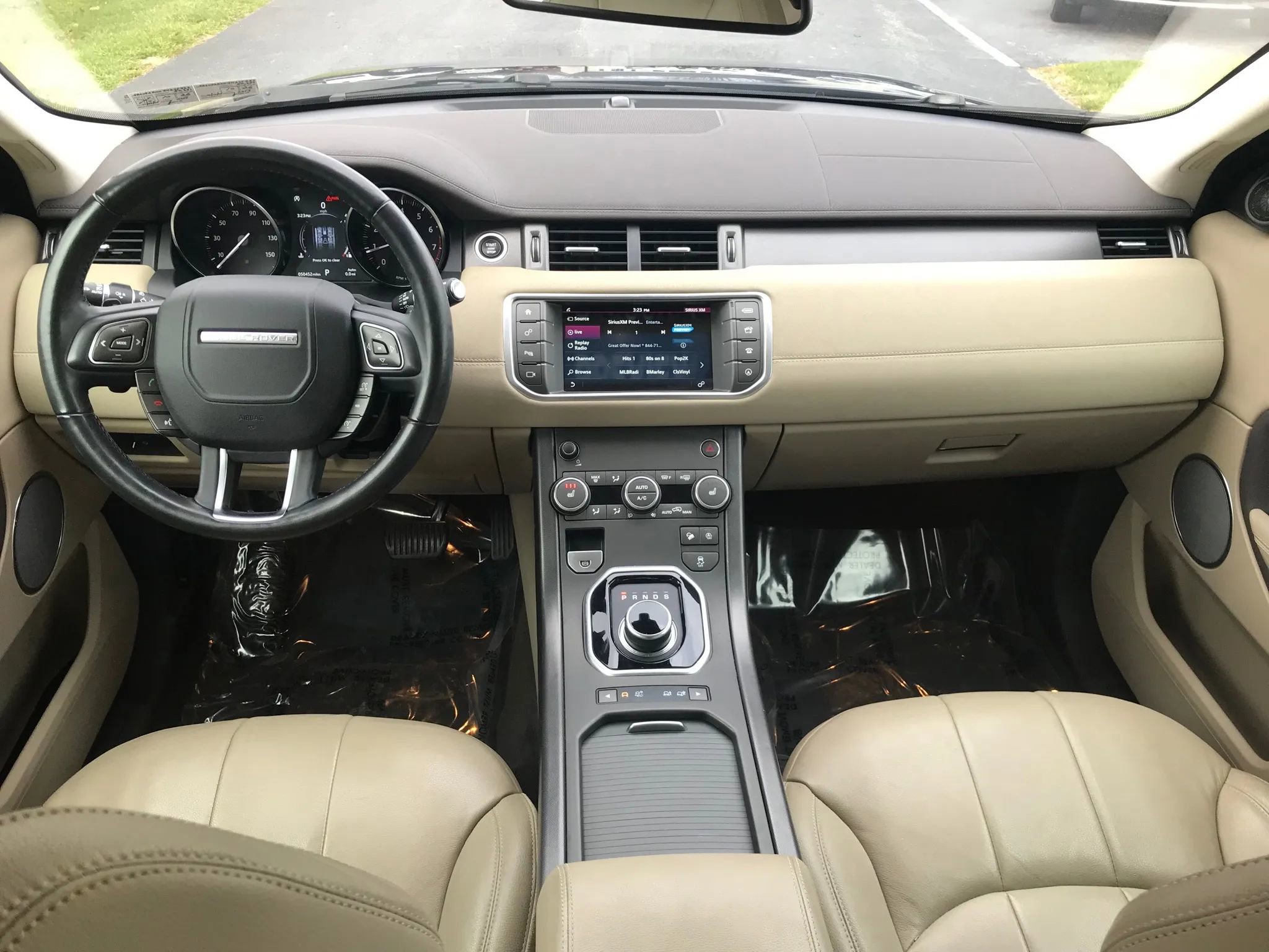 Used 2018 Land Rover Range Rover Evoque image 35