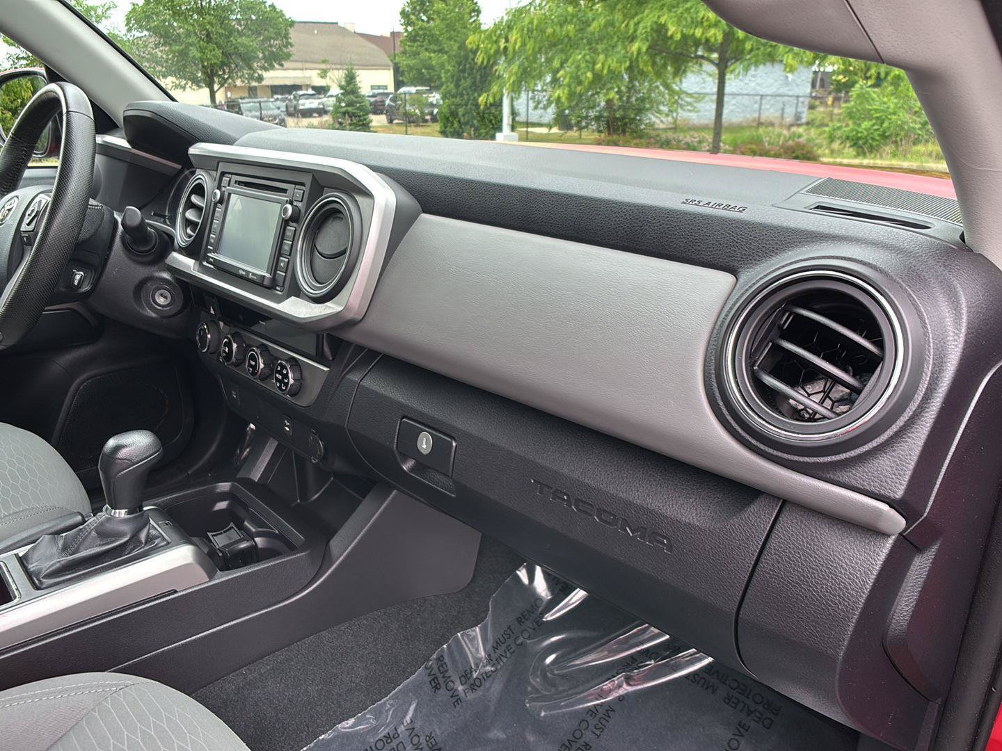 Used 2016 Toyota Tacoma SR5 w/ SR5 Appearance Package (SN) AWD/4WD image 25